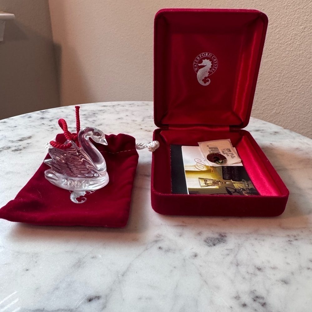 Waterford Crystal VTG Swans a Swimming 12 Days of Christmas Ornament - 2001 - Picture 4 of 4